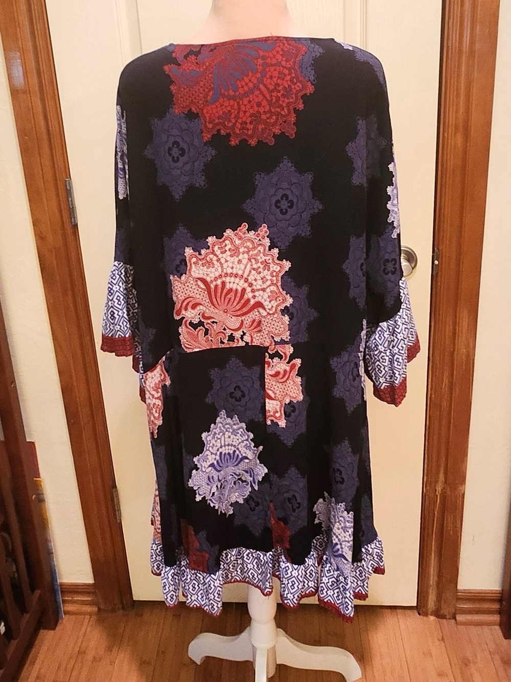 Avenue Harper Border Tunic Blue/Red/Purple/White Medallion Patchwork 22/24W - Picture 3 of 7